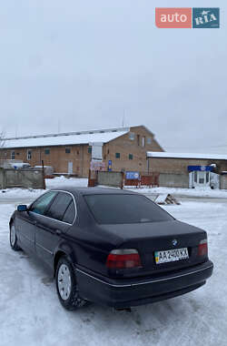 Седан BMW 5 Series 1998 в Умани