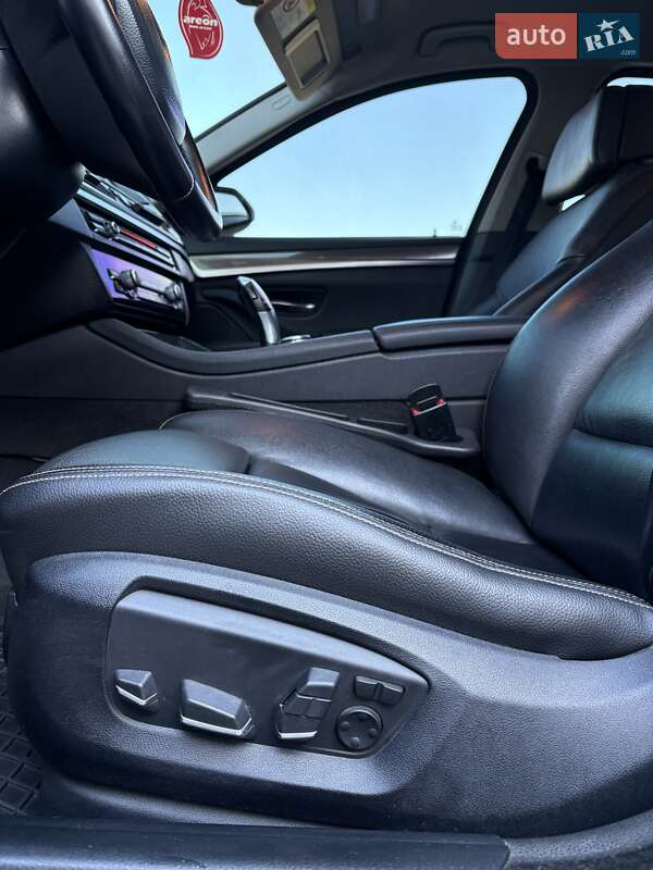 Седан BMW 5 Series 2014 в Ужгороде