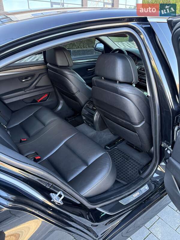 Седан BMW 5 Series 2014 в Ужгороде