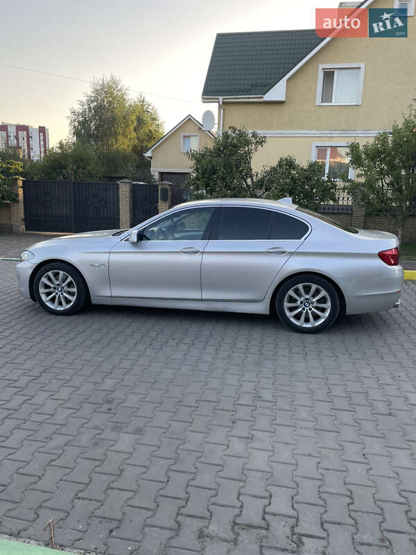 Седан BMW 5 Series 2010 в Луцке