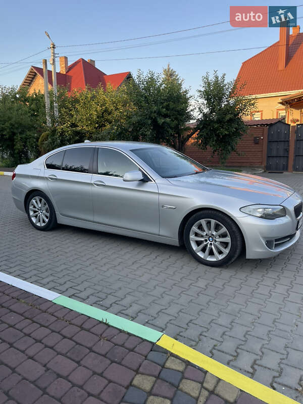 Седан BMW 5 Series 2010 в Луцке
