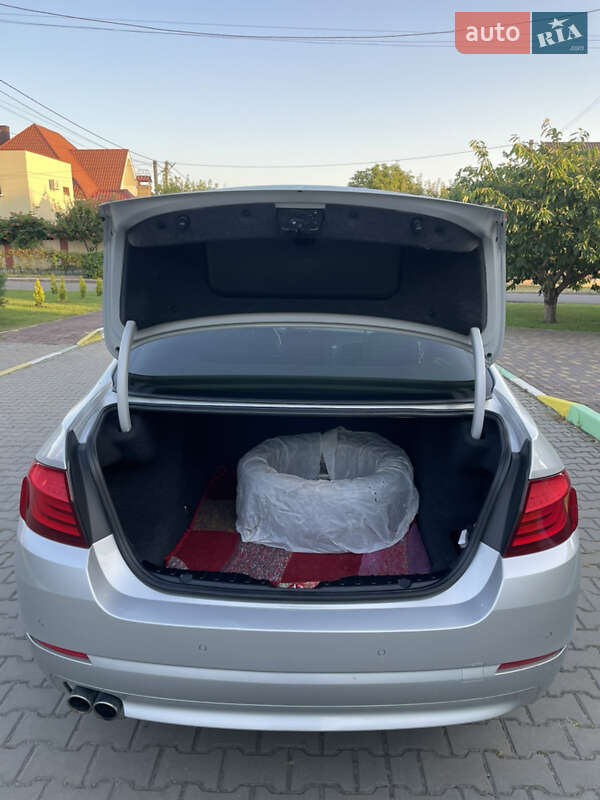 Седан BMW 5 Series 2010 в Луцке