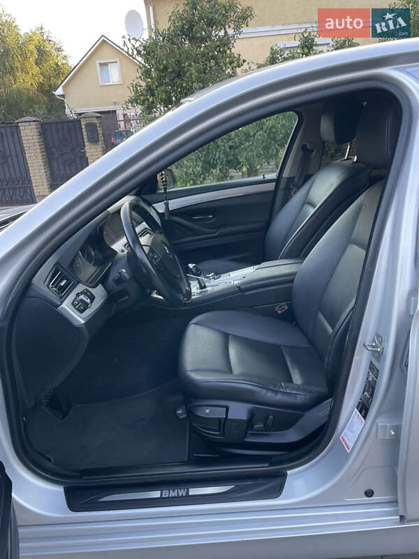 Седан BMW 5 Series 2010 в Луцке