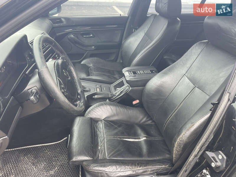 Седан BMW 5 Series 2001 в Ровно