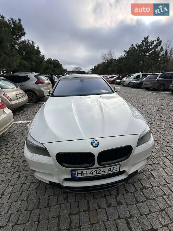 Седан BMW 5 Series 2011 в Одессе