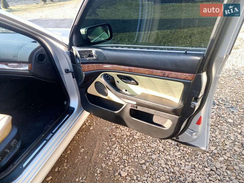 Седан BMW 5 Series 2000 в Самборе