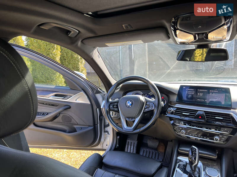 Седан BMW 5 Series 2017 в Львове