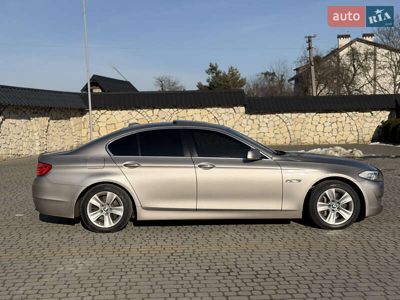 Седан BMW 5 Series 2011 в Львове