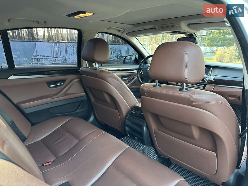 Седан BMW 5 Series 2013 в Днепре