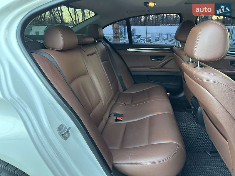 Седан BMW 5 Series 2013 в Днепре