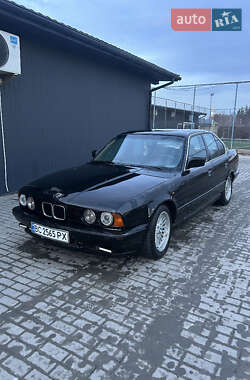 Седан BMW 5 Series 1991 в Жовтанцях