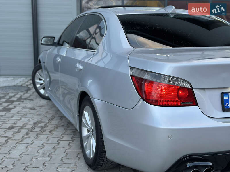 Седан BMW 5 Series 2004 в Сарнах