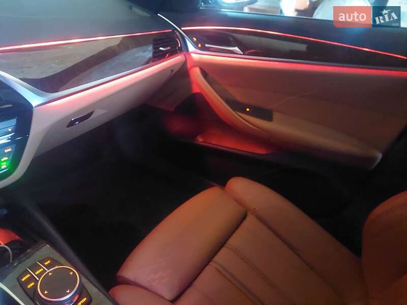 Седан BMW 5 Series 2018 в Голованевске