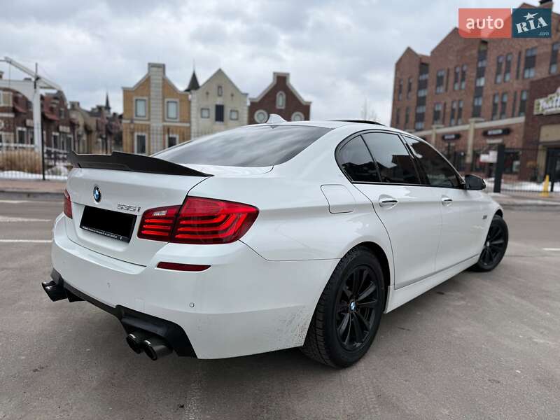 Седан BMW 5 Series 2015 в Киеве