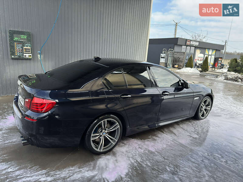 Седан BMW 5 Series 2012 в Хотине