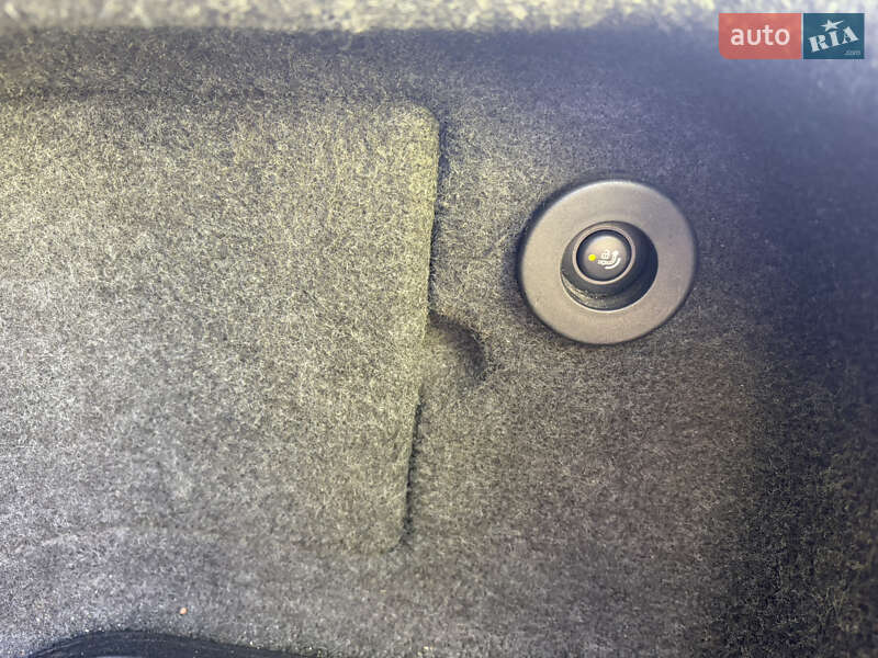 Седан BMW 5 Series 2011 в Буче