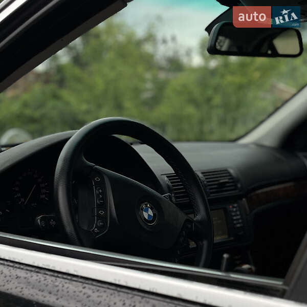 Седан BMW 5 Series 2002 в Харькове