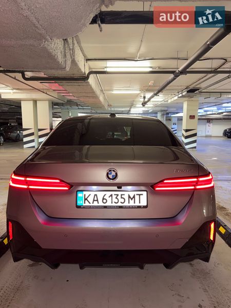Седан BMW 5 Series 2023 в Киеве