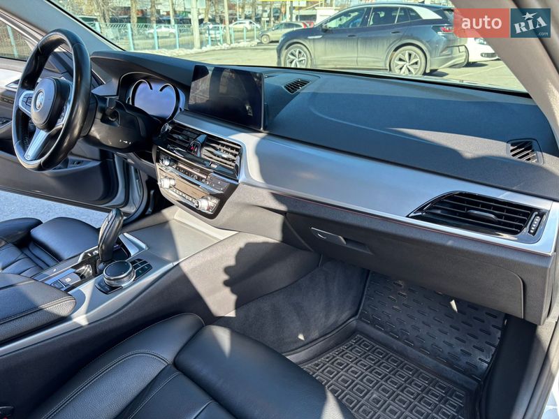 Седан BMW 5 Series 2017 в Хмельницком