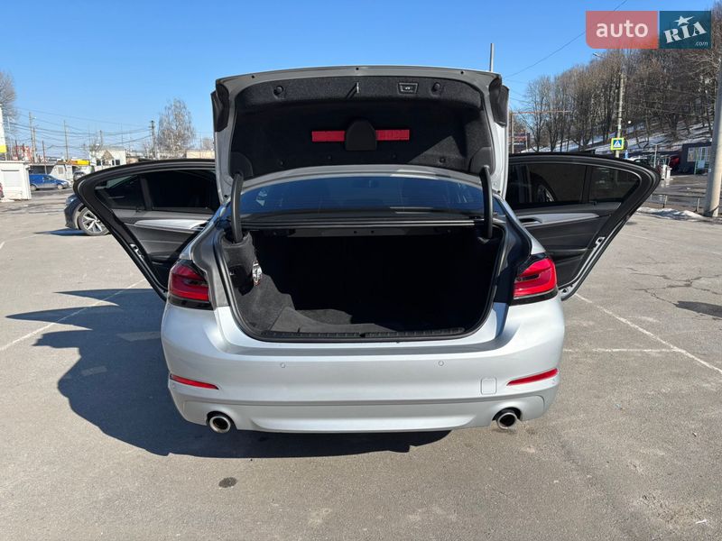 Седан BMW 5 Series 2017 в Хмельницком