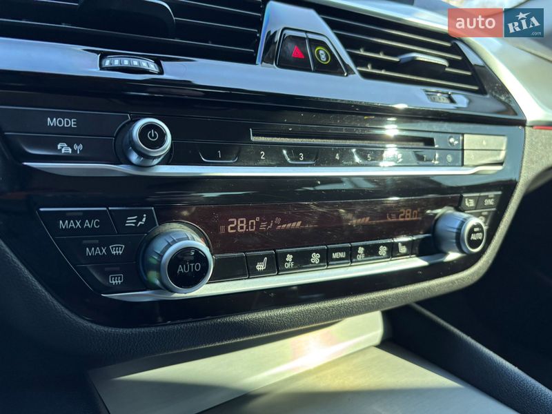 Седан BMW 5 Series 2017 в Хмельницком