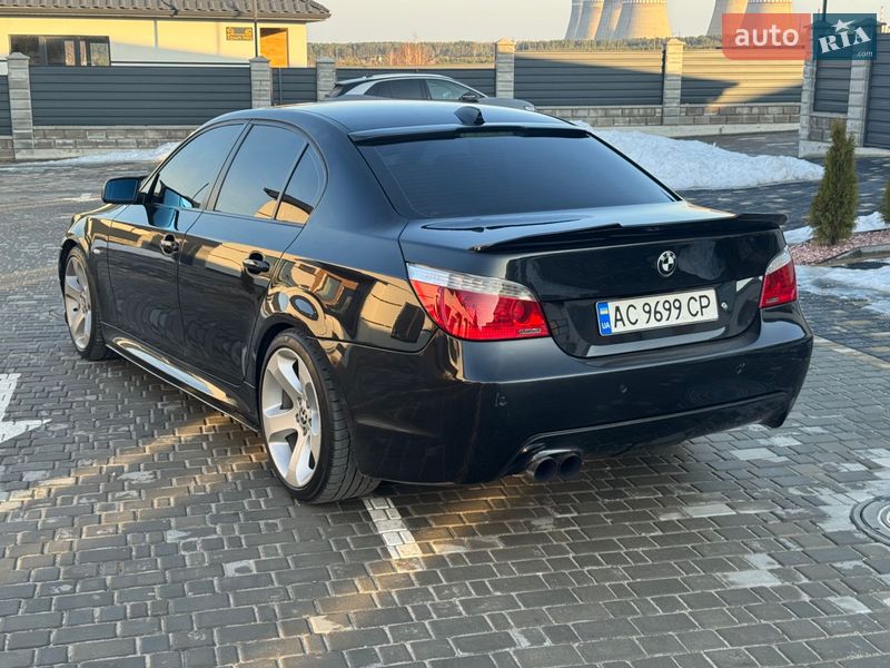 Седан BMW 5 Series 2005 в Вараше