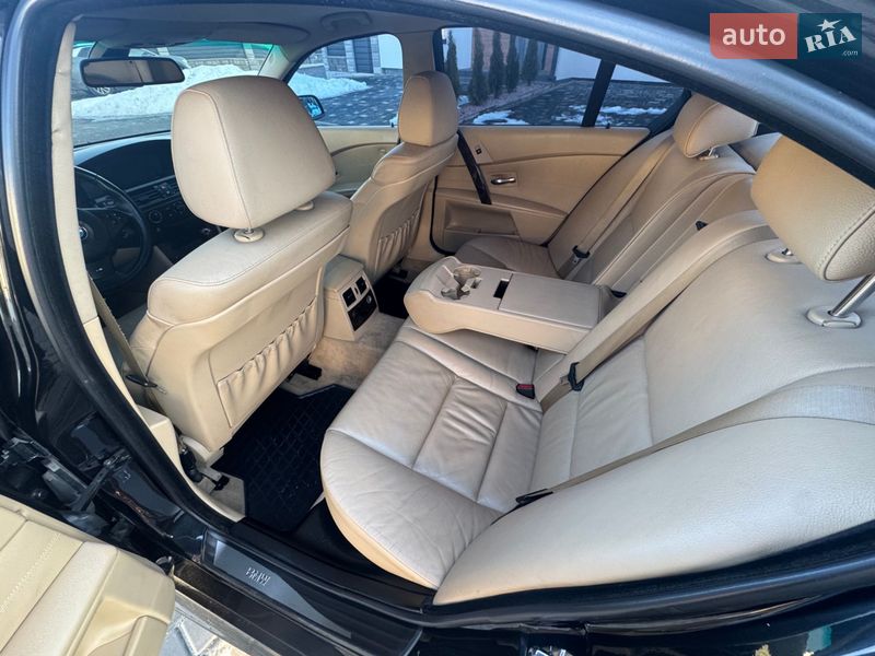 Седан BMW 5 Series 2005 в Вараше