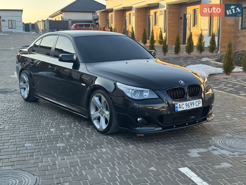 Седан BMW 5 Series 2005 в Вараше