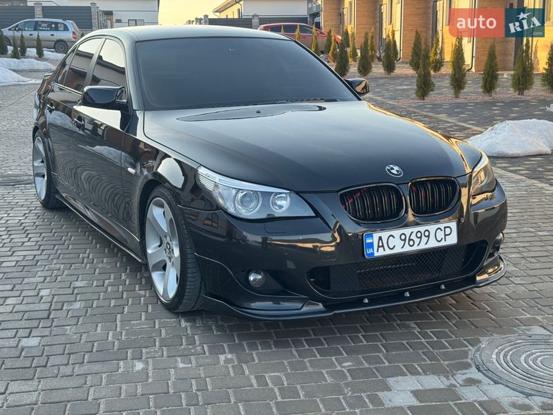 Седан BMW 5 Series 2005 в Вараше