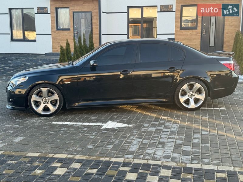 Седан BMW 5 Series 2005 в Вараше