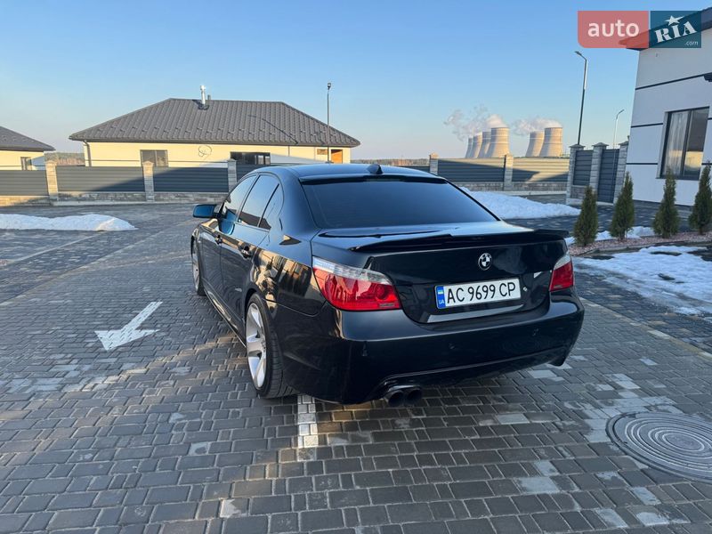 Седан BMW 5 Series 2005 в Вараше
