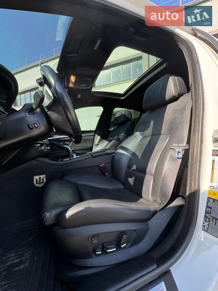 Седан BMW 5 Series 2012 в Трускавце