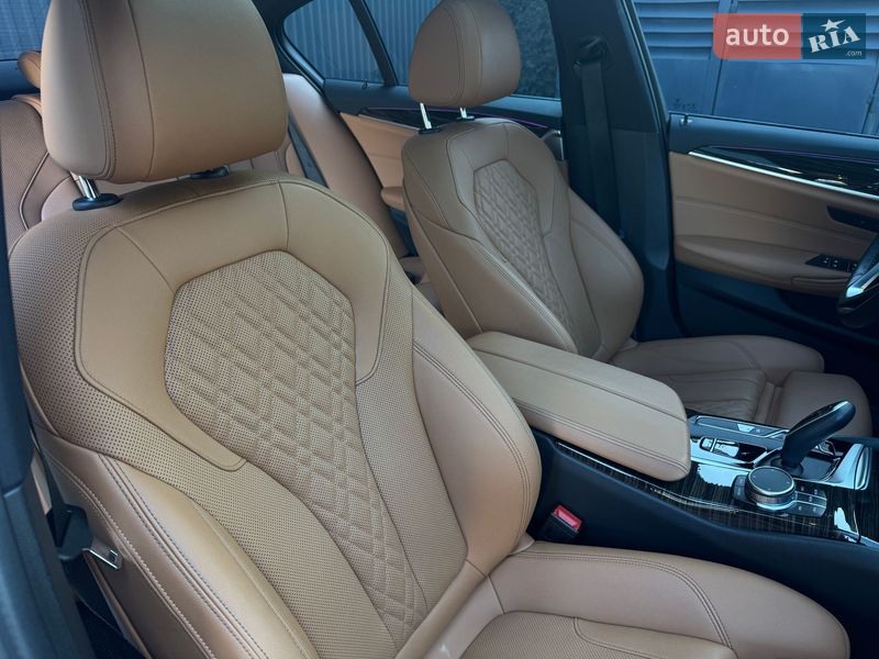 Седан BMW 5 Series 2022 в Черновцах