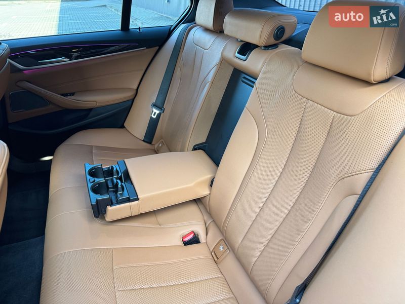 Седан BMW 5 Series 2022 в Черновцах