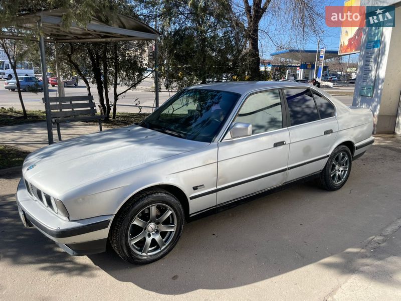Седан BMW 5 Series 1990 в Одессе