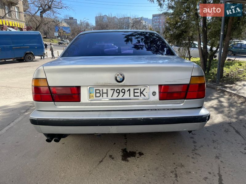 Седан BMW 5 Series 1990 в Одессе