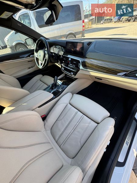 Седан BMW 5 Series 2018 в Черновцах