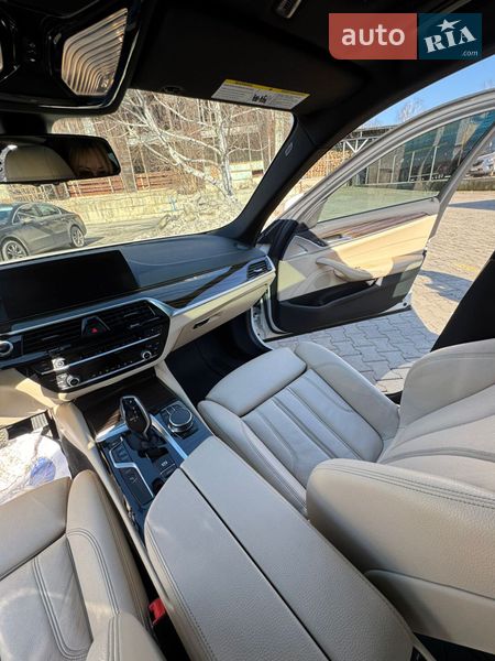 Седан BMW 5 Series 2018 в Черновцах