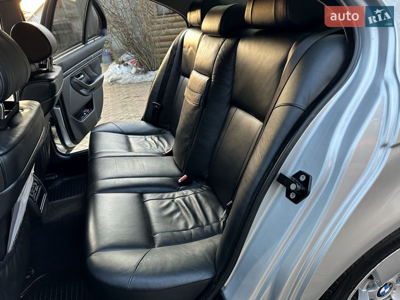 Седан BMW 5 Series 2002 в Черновцах