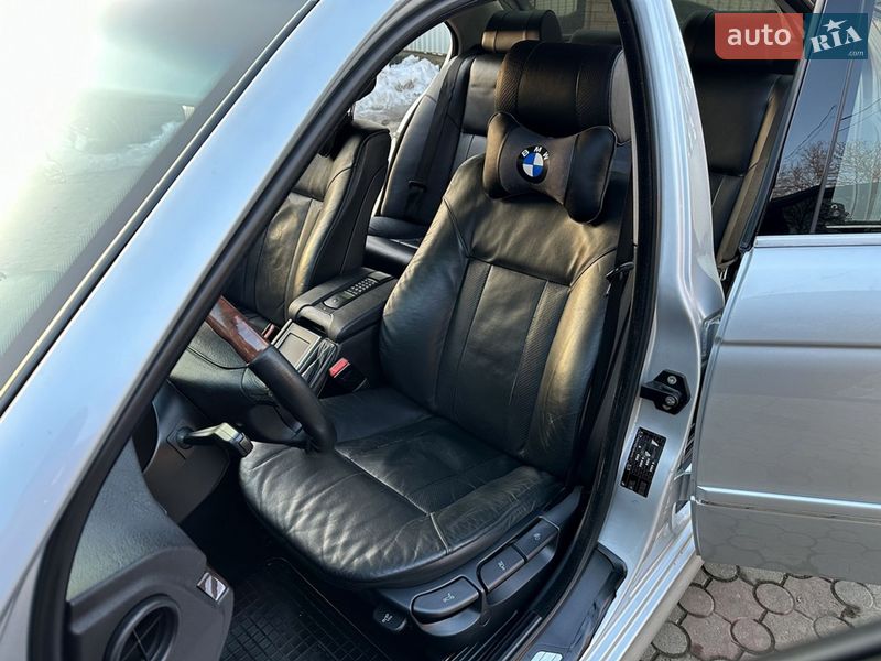 Седан BMW 5 Series 2002 в Черновцах