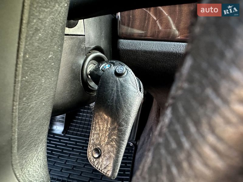 Седан BMW 5 Series 2002 в Черновцах