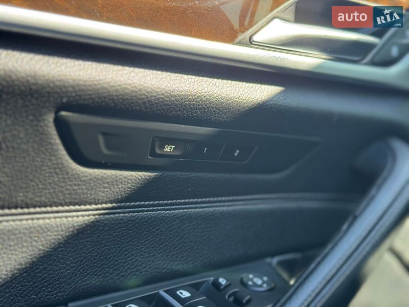 Седан BMW 5 Series 2017 в Ровно