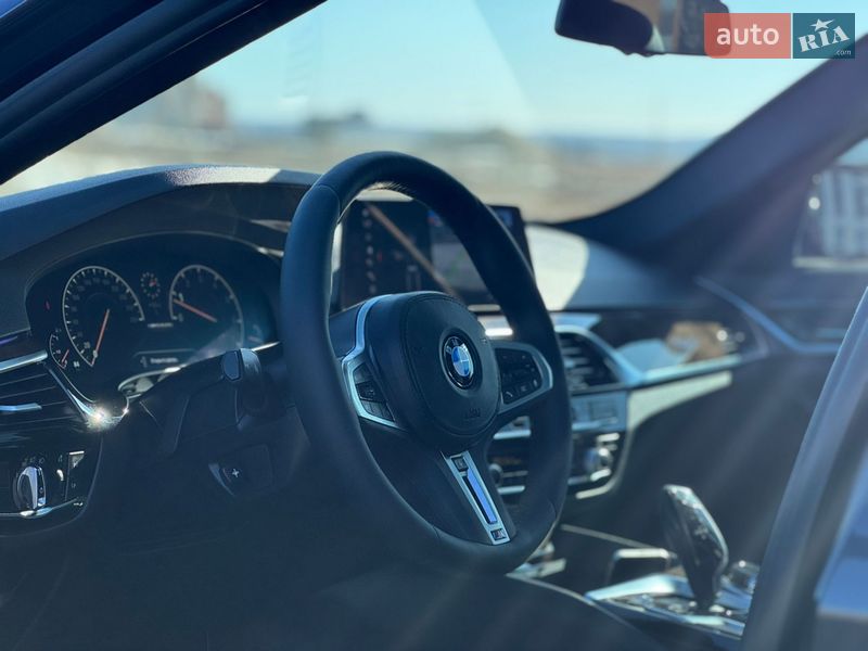Седан BMW 5 Series 2017 в Ровно