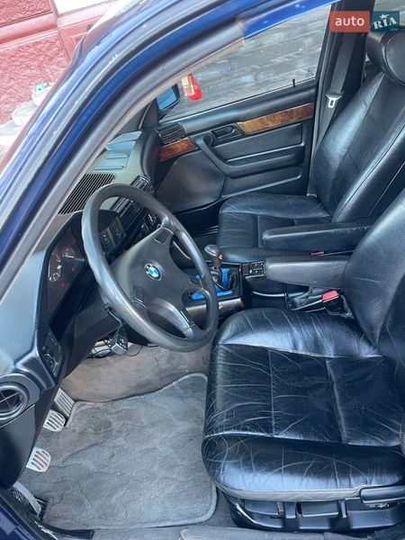 Седан BMW 5 Series 1992 в Одессе