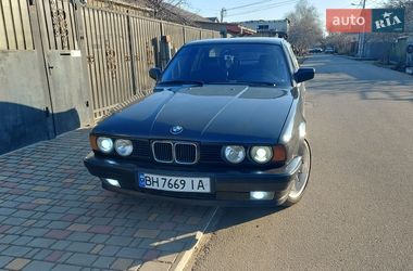 Седан BMW 5 Series 1990 в Одессе