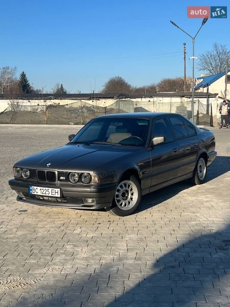Седан BMW 5 Series 1988 в Івано-Франківську