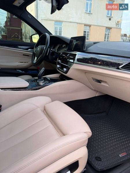 Седан BMW 5 Series 2017 в Львове