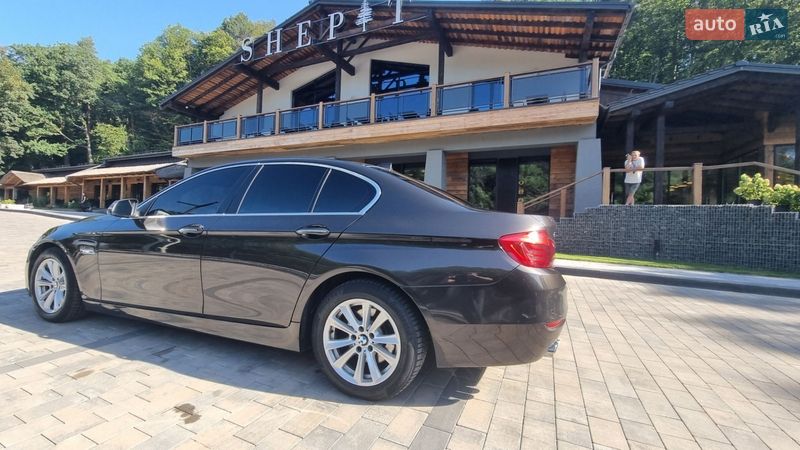 Седан BMW 5 Series 2015 в Львове