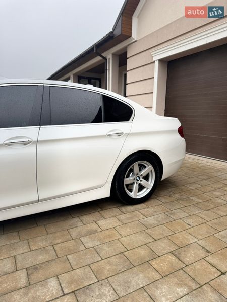 Седан BMW 5 Series 2013 в Львові