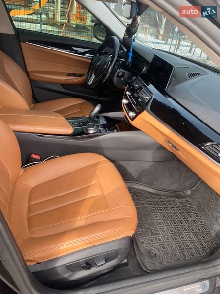 Седан BMW 5 Series 2017 в Ровно